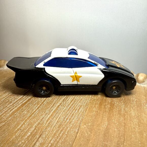 Hot Wheels Emergency Lot- 2 Fire Eater Fire Trucks, Police Car, Fire Chief Sedan - Picture 7 of 14